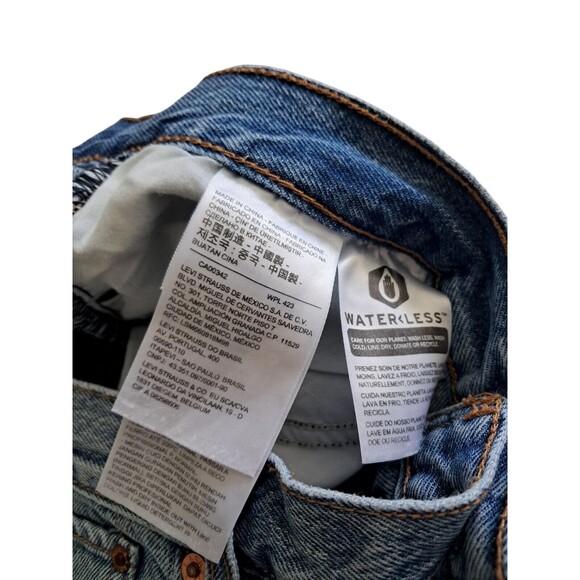 Levi's Women's Size 30 Wedgie Jeans Light Wash Raw Hem High Rise Button Fly - Picture 10 of 13